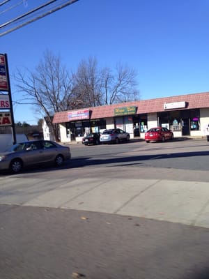 Millis Stop & Go Convenience & Grocery Store -- 915 Main St / RTE 109, Raynham        Storefront