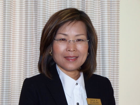 Julia Ju - first Licensed Korean Female funeral director in New York. Speaks Korean