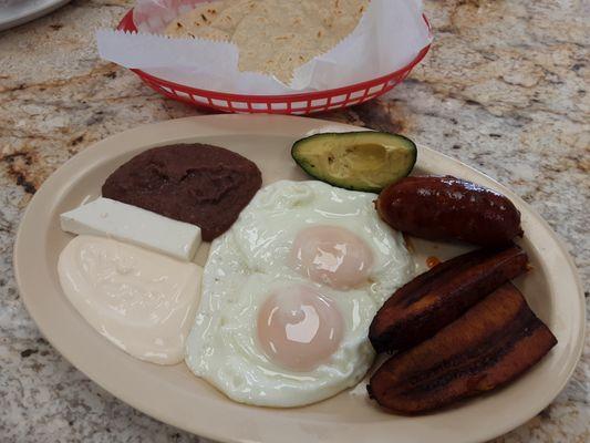 Desayuno Salvadoreño