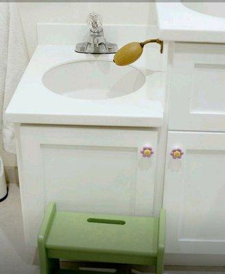 Toddler & regular sized toilets and sinks.