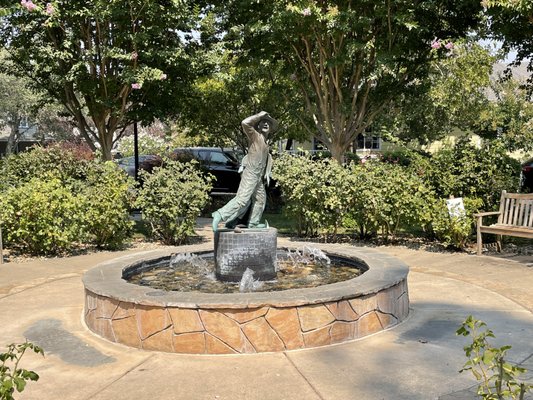 Fountain in the center of the park