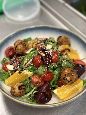 Fried goat cheese and roasted beets salad