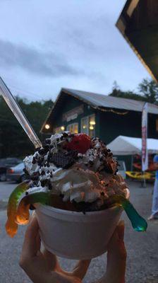 Night crawler sundae