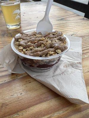 Açaí bowl and some beer from steelcraft.