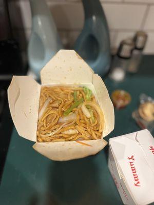 Vegetable lo mein