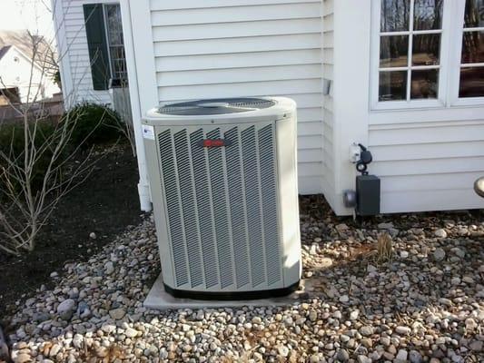 New, energy efficient air conditioner installed in Lawrence, KS