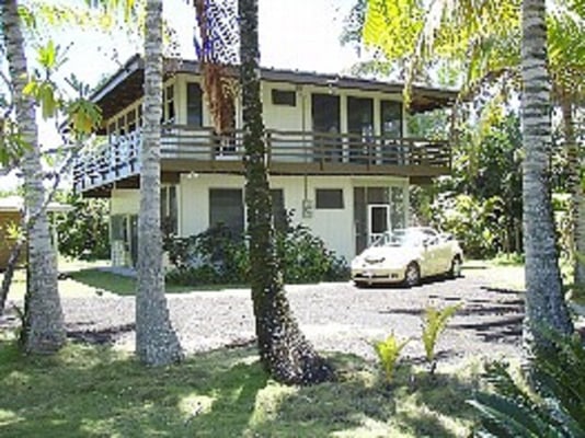 Exterior view of the Pualani Home in Kapoho, Big Island Hawaii