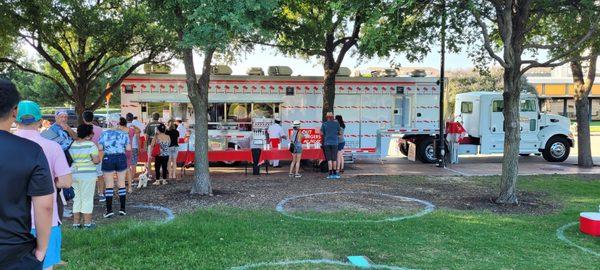 Who doesn't love In-N-Out Burgers?  How nice that Addison had them out with 2 semi-trailer kitchens, giving out free cheeseburgers!!