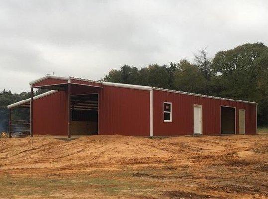 metal barns building