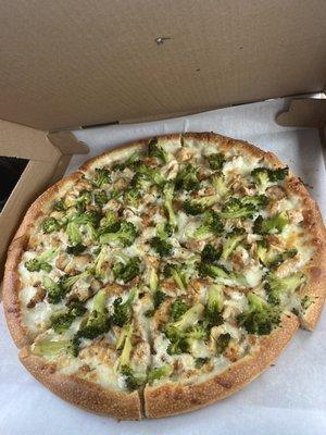 Chicken Broccoli Alfredo Pizza