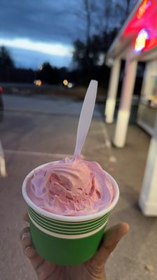 Strawberry cheesecake icecream