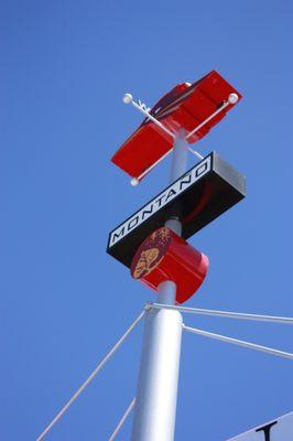 Montaño Rail Runner Station Sign