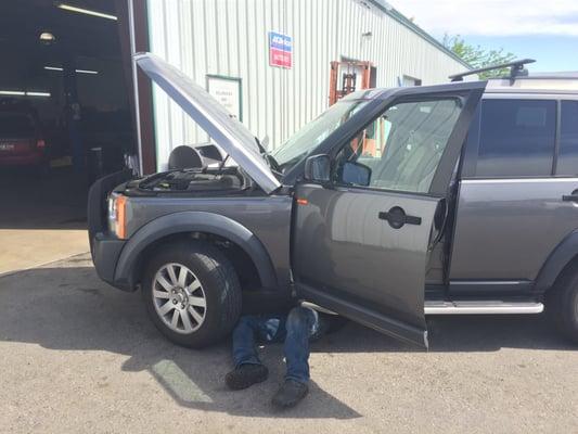 Checking the wiring to the O2 sensor. I had recent transmission work and they wanted to check the wires were in good condition.