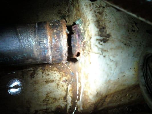 Break in shaft log due to corrosion. Major leak occurred.