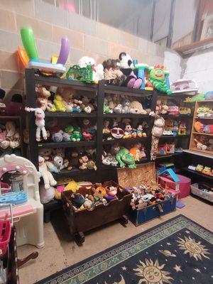 Kids room most toys 1-5 dollars!!!