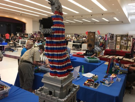 Floresville 2017 Mini-Maker's Fair with many booths including the SAN Antonio LEGO Group chapter