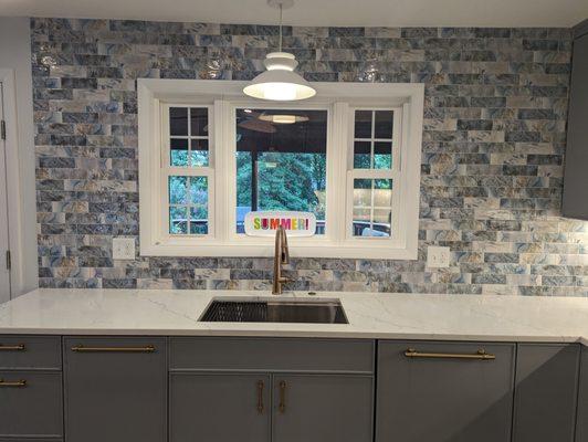 KITCHEN BACKSPLASH-THINKING OUT OF THE NORM-habitat tidal  backspash=