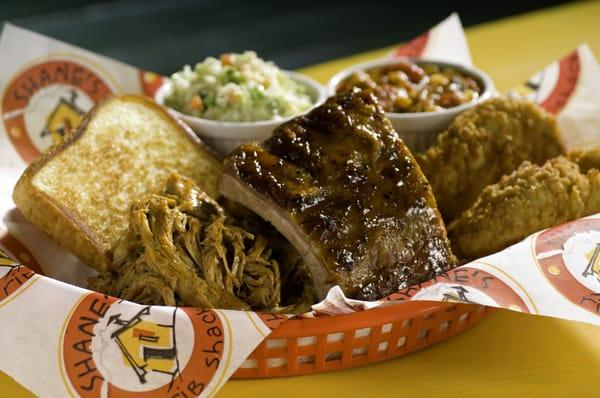 Sampler with Brunswick Stew and Cole Slaw