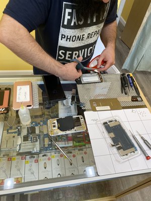 This guy is best phone technician in worcester !