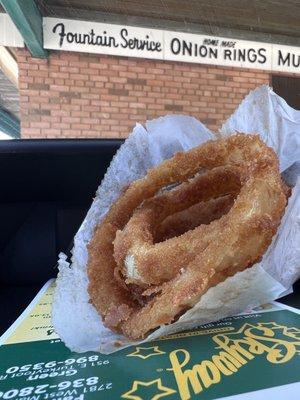 Onion Rings - Very fresh but because of that, the batter kinda just falls off quite a bit. Still tasty though.