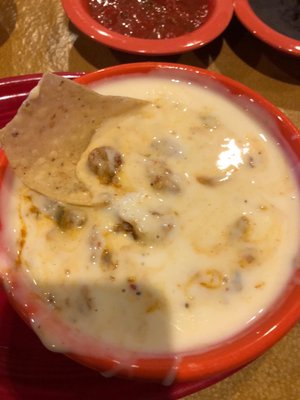 Queso with seafood