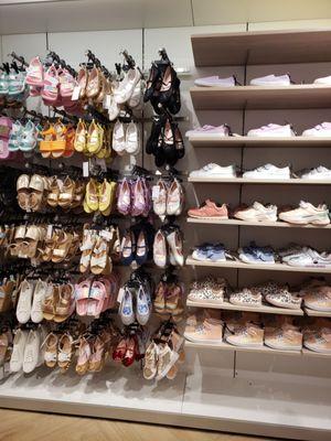 Girls shoes