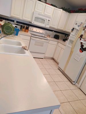 Kitchen counter AFTER a Queens Of Clean Maid House Cleaning Lutz