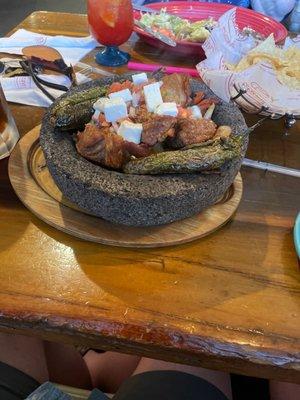 Molcajete carnitas