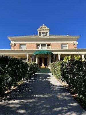 Berg Mortuary of Provo, 185 East Center Street, Provo, Utah