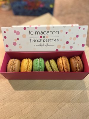 Box of 6 Macarons assorted flavors