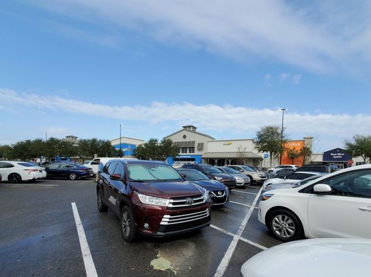 Nov 2020: Beer, Wine & Spirits to the far right (blue entrance). Returns/Customer Service to the far left