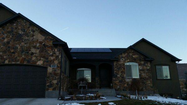 Eagle Mountain solar installation featuring top of the line solar panels from LG Solar.