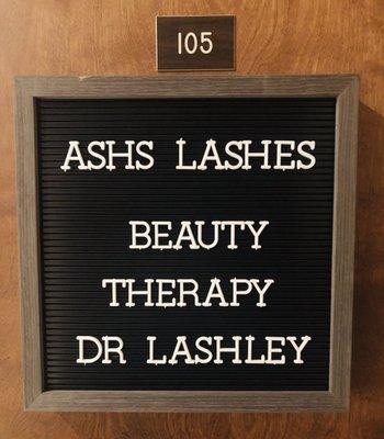 The (lash) doctor is in!