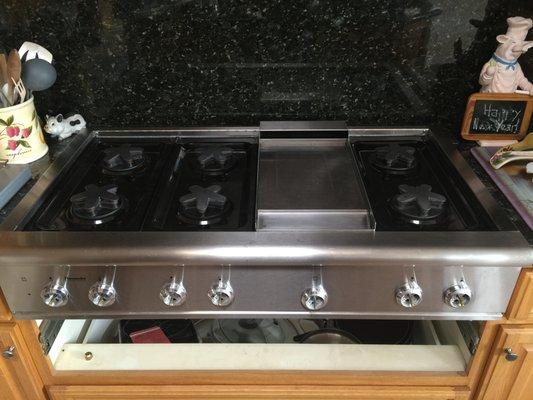 Thermador cooktop gas surface burners no longer available. That's OK we can rebuild them!