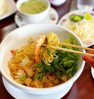 Mi-Kho with Seafood & Pork (separate soup)