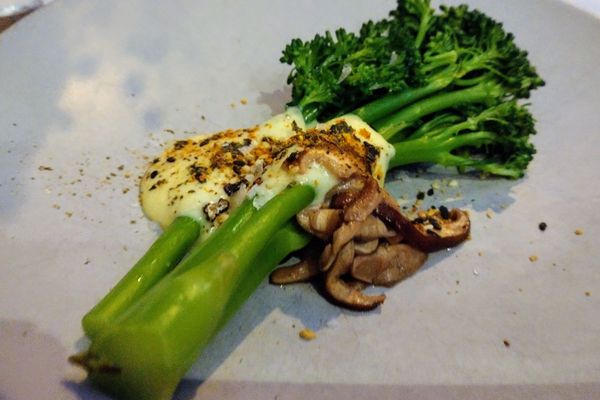 Broccolini with Hollandaise