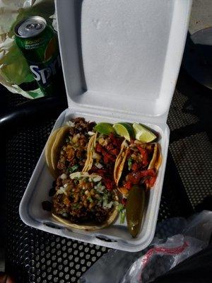 Los Perlas Taco Truck