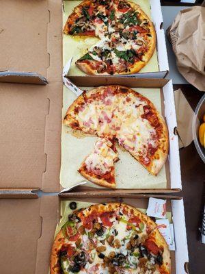 Make Your Own (top pizza--chose pepperoni, mushrooms & spinach topping for my kids), Hawaiian (middle) and Deluxe Pizza (Bottom)