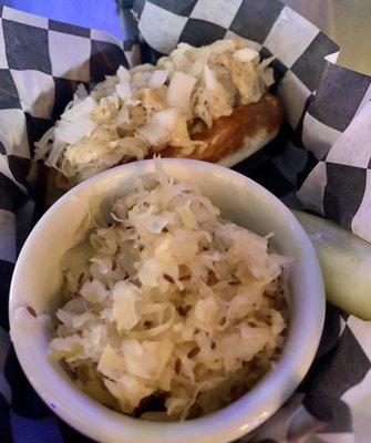 Classic Bratwurst w/Sauerkraut