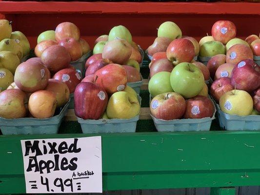 I love being able to buy a variety pack of apples, and at a reasonable price.