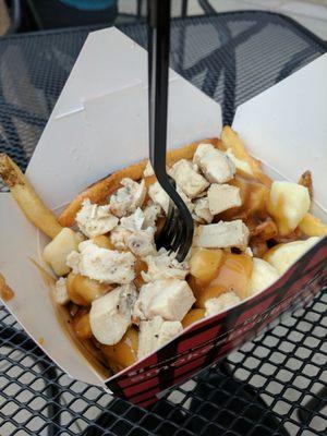 "Traditional" poutine with chicken add-on