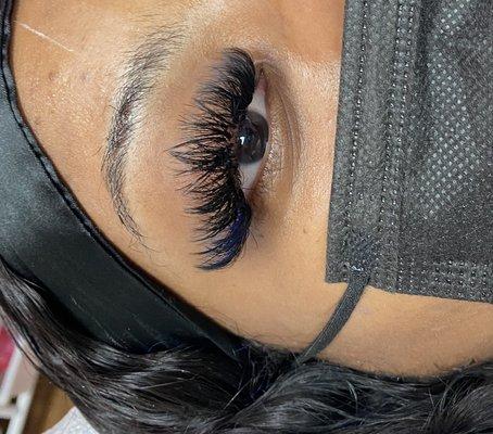 light volume lash extensions