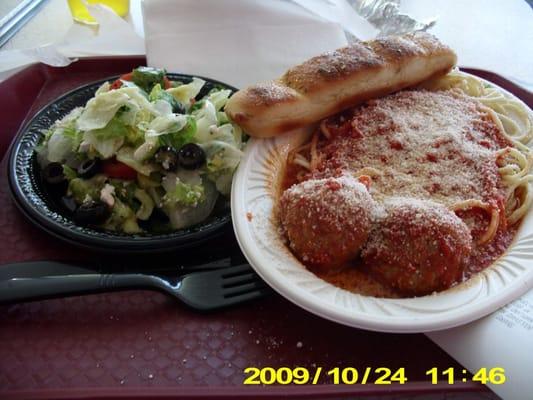 spaghetti meatballs and greek salad