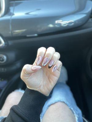 Queen Nails