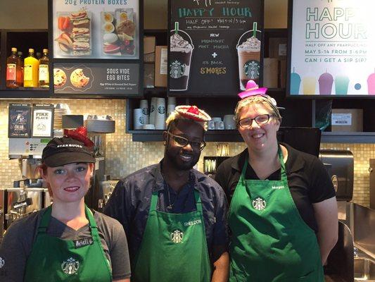 How cool is this SBUX STAFF on May 5th-Happy Cinco de Mayo. Love the mini Sombreros!