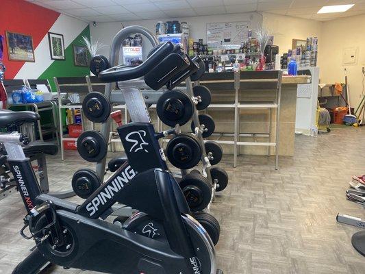 Black belt spin bikes / full nutrition bar