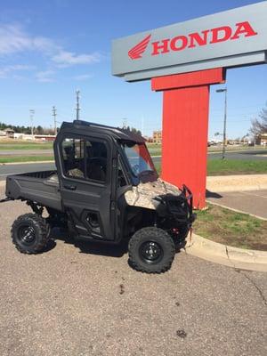 2014 SXS700 PIONEER 700 WITH FULL CAB AND HEATER READY TO ICE FISH