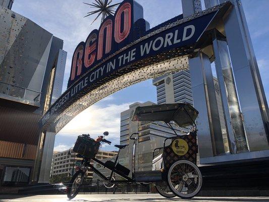 Pedicab Keeno with the Reno Arch.