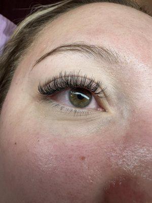 Glamour volume lash extensions