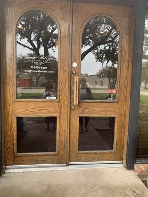 Front door has Yelp sign